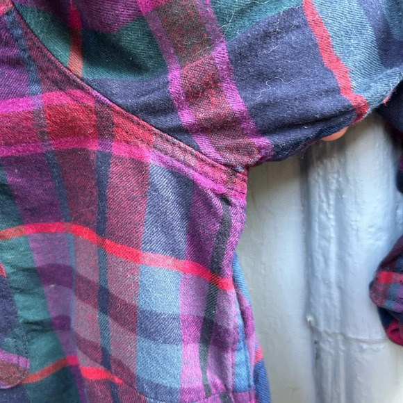 Eddie Bauer Plaid  Flannel button down, size M - Picture 9 of 10
